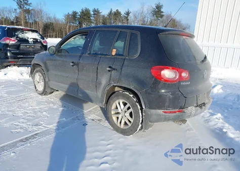 2011 Volkswagen Tiguan S z USA, uszkodzony, nr VIN WVGAV7AX5BW510320